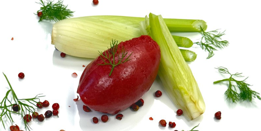 Strawberry and pepper sorbet with fennel